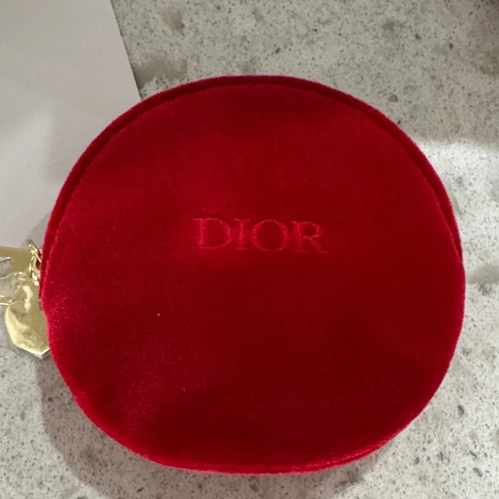 New in Box Dior Red Velvet Pouch with Miniature Perfume - Picture 2 of 10